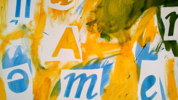 kleurrijk schilderij met letters in verschillende vormen